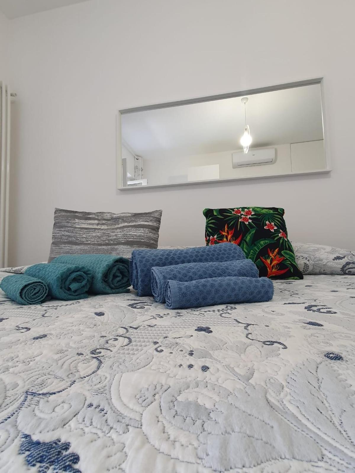 Homesamantha Milan Bagian luar foto